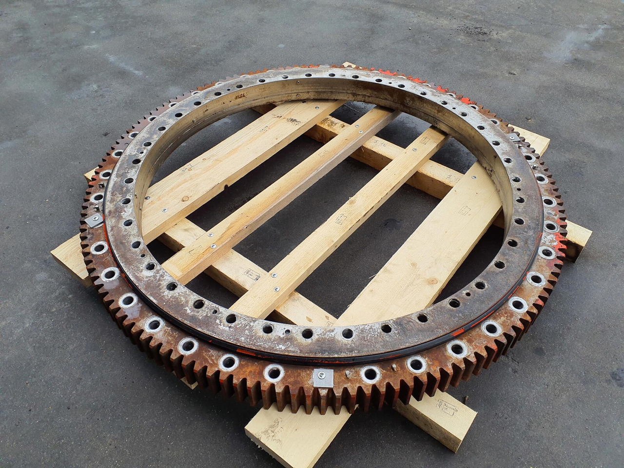 Liebherr LTM 1060 slewing ring - Devēja gredzens - Autoceltnis: foto 3 Liebherr LTM 1060 slewing ring - Devēja gredzens - Autoceltnis: foto 3