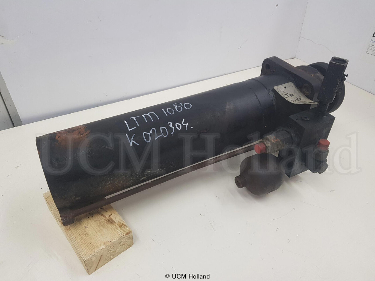 Liebherr LTM 1080-1 ballast extension ram - Hidrauliskais cilindrs - Autoceltnis: foto 3 Liebherr LTM 1080-1 ballast extension ram - Hidrauliskais cilindrs - Autoceltnis: foto 3