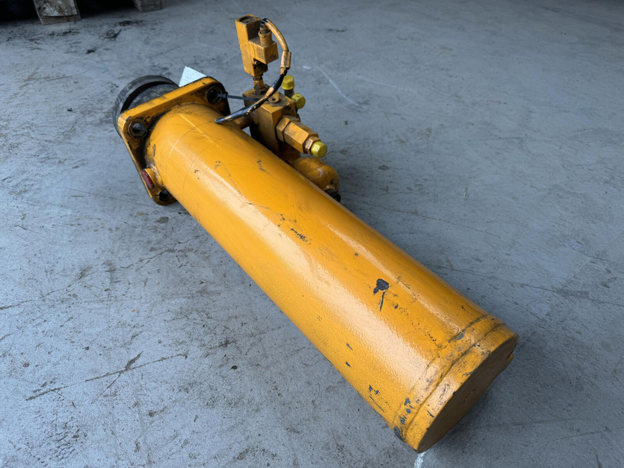 Liebherr LTM 1080-1 ballast extension ram - Hidrauliskais cilindrs - Autoceltnis: foto 1 Liebherr LTM 1080-1 ballast extension ram - Hidrauliskais cilindrs - Autoceltnis: foto 1