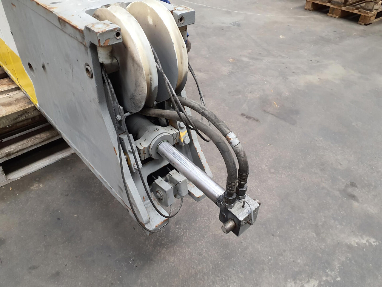 Liebherr LTM 1090-2 outrigger beam - Piekare - Celtnis: foto 5 Liebherr LTM 1090-2 outrigger beam - Piekare - Celtnis: foto 5