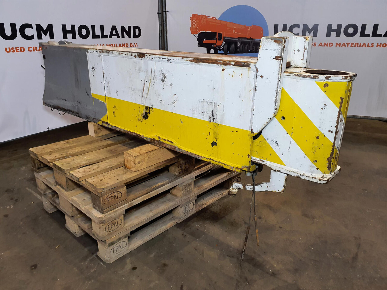 Liebherr LTM 1090-2 outrigger beam rear - Piekare - Celtnis: foto 1 Liebherr LTM 1090-2 outrigger beam rear - Piekare - Celtnis: foto 1