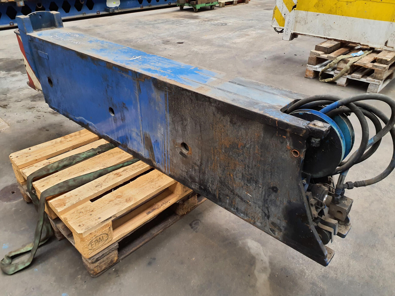 Liebherr LTM 1090-2 sliding beam with sliding cylinder - Piekare - Autoceltnis: foto 4 Liebherr LTM 1090-2 sliding beam with sliding cylinder - Piekare - Autoceltnis: foto 4
