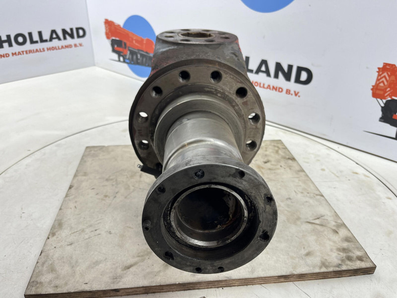 Liebherr LTM 1090 Steering knuckle 12 holes axle 3 - Grozāmass - Celtnis: foto 2 Liebherr LTM 1090 Steering knuckle 12 holes axle 3 - Grozāmass - Celtnis: foto 2