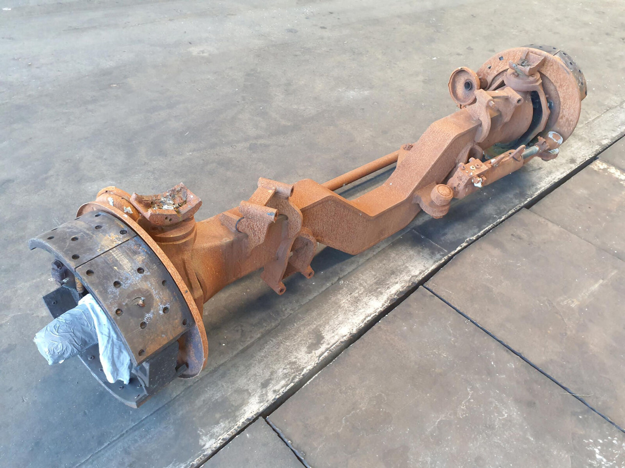 Liebherr LTM 1100-5.2 axle 3 - Asis un rezerves daļas - Autoceltnis: foto 3 Liebherr LTM 1100-5.2 axle 3 - Asis un rezerves daļas - Autoceltnis: foto 3