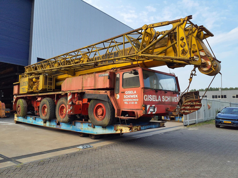 Liebherr LTM 1100 - Visurgājējs celtnis: foto 1 Liebherr LTM 1100 - Visurgājējs celtnis: foto 1