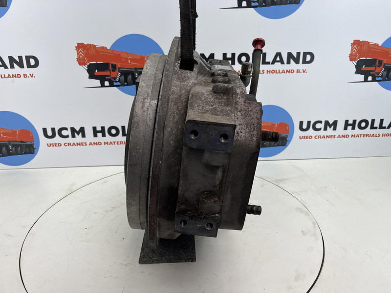 Liebherr LTM 1200/1 Distributor gearbox with coupling - Pārnesumkārba - Celtnis: foto 2 Liebherr LTM 1200/1 Distributor gearbox with coupling - Pārnesumkārba - Celtnis: foto 2