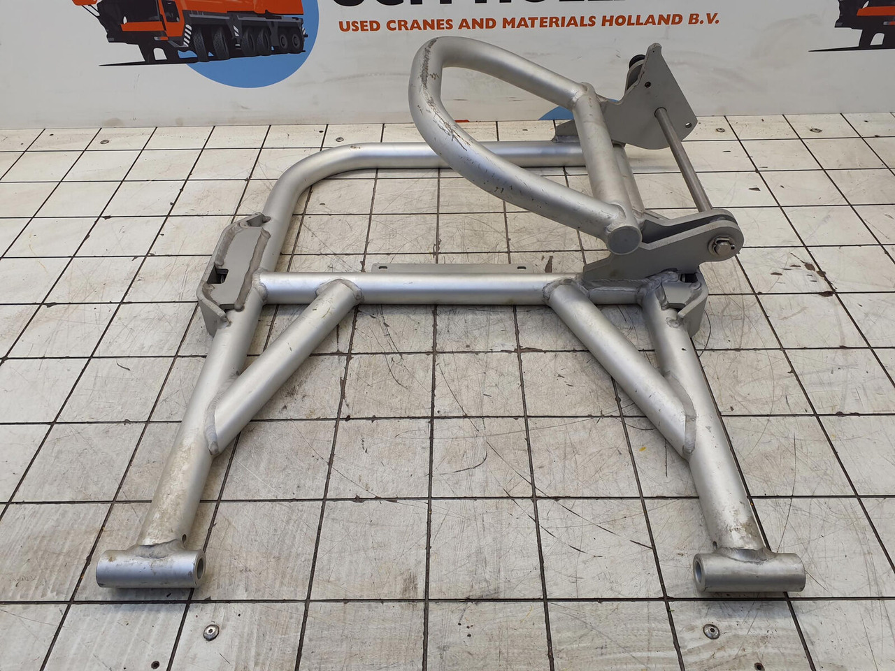 Liebherr LTM 1250-5.1 guard railing 40X500X760 - Virsbūve un ārpuse - Autoceltnis: foto 2 Liebherr LTM 1250-5.1 guard railing 40X500X760 - Virsbūve un ārpuse - Autoceltnis: foto 2