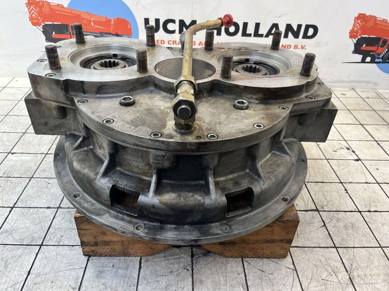 Liebherr LTM 1250-6.1 distributor gearbox - Pārnesumkārba - Celtnis: foto 5 Liebherr LTM 1250-6.1 distributor gearbox - Pārnesumkārba - Celtnis: foto 5