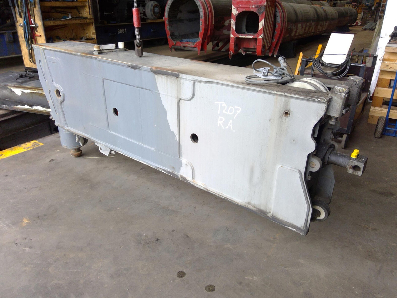 Liebherr LTM 1250-6.1 outrigger beam complete rear - Piekare - Celtnis: foto 4 Liebherr LTM 1250-6.1 outrigger beam complete rear - Piekare - Celtnis: foto 4
