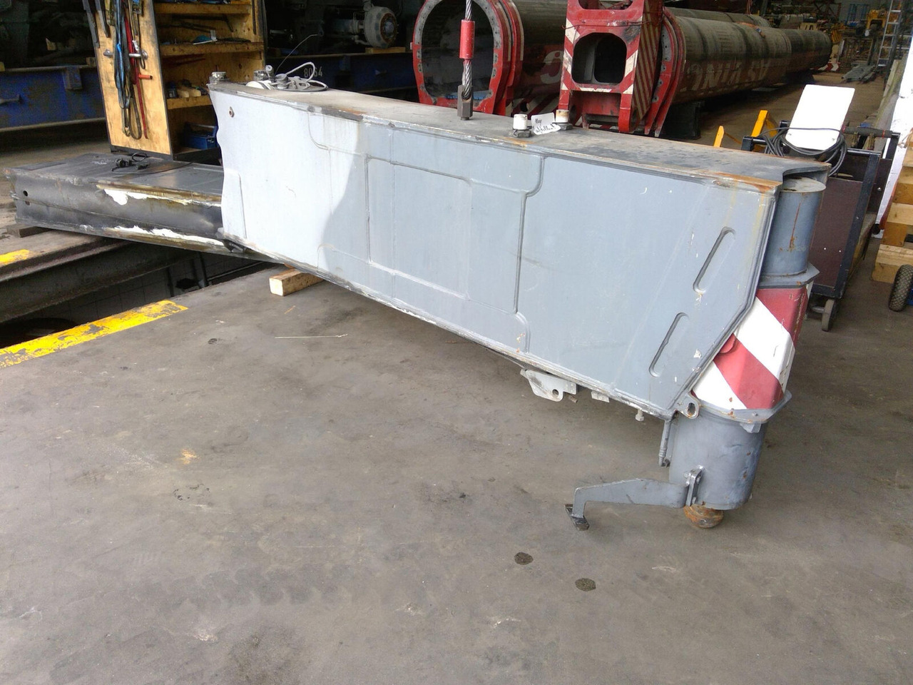 Liebherr LTM 1250-6.1 outrigger beam complete rear - Piekare - Celtnis: foto 1 Liebherr LTM 1250-6.1 outrigger beam complete rear - Piekare - Celtnis: foto 1
