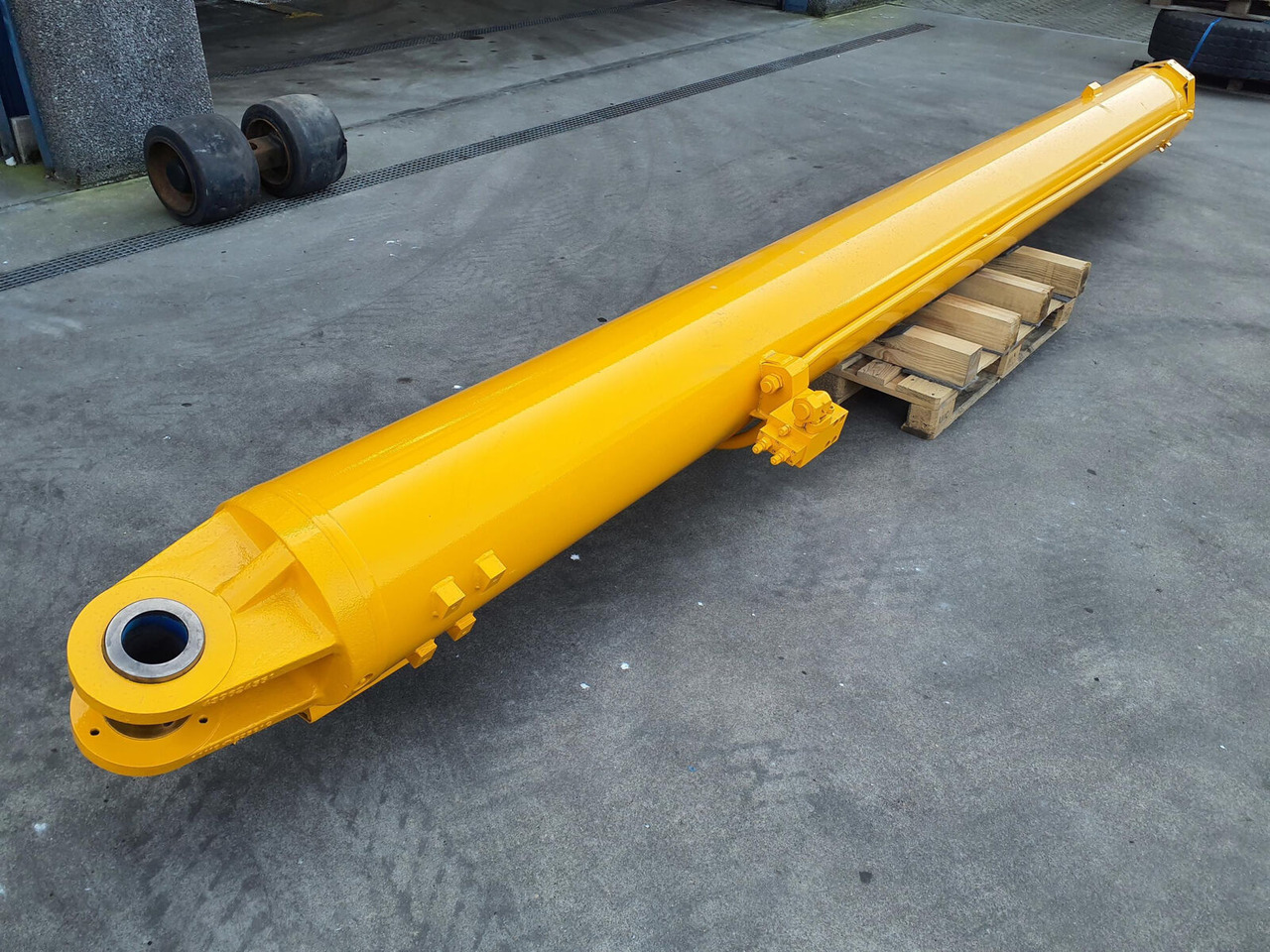Liebherr LTM 1400-7.1 Boom cylinder left - Hidrauliskais cilindrs - Autoceltnis: foto 1 Liebherr LTM 1400-7.1 Boom cylinder left - Hidrauliskais cilindrs - Autoceltnis: foto 1