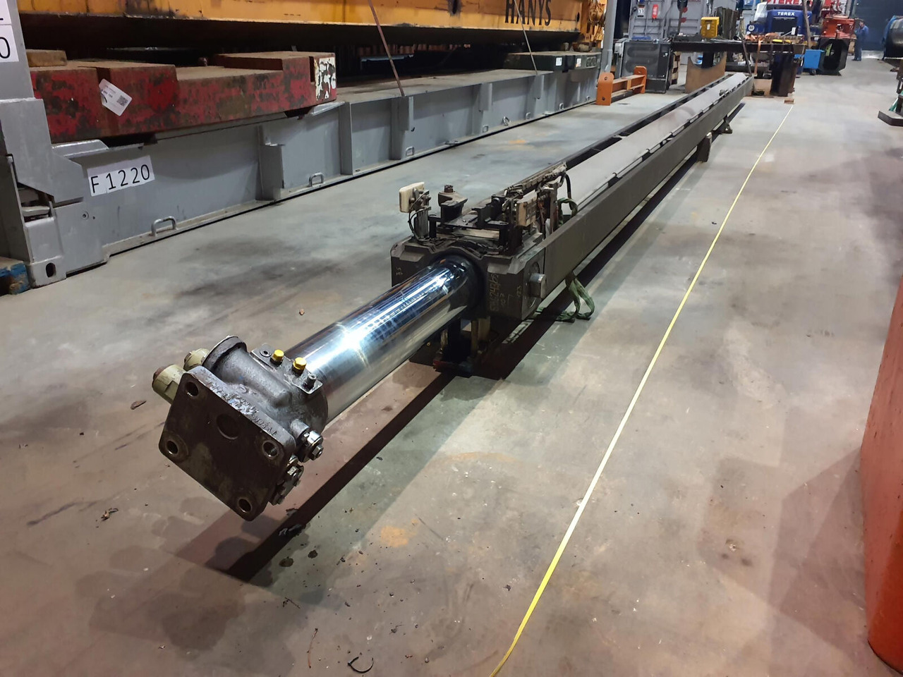 Liebherr LTM 1400-7.1 Telescopic cylinder - Hidrauliskais cilindrs - Autoceltnis: foto 3 Liebherr LTM 1400-7.1 Telescopic cylinder - Hidrauliskais cilindrs - Autoceltnis: foto 3