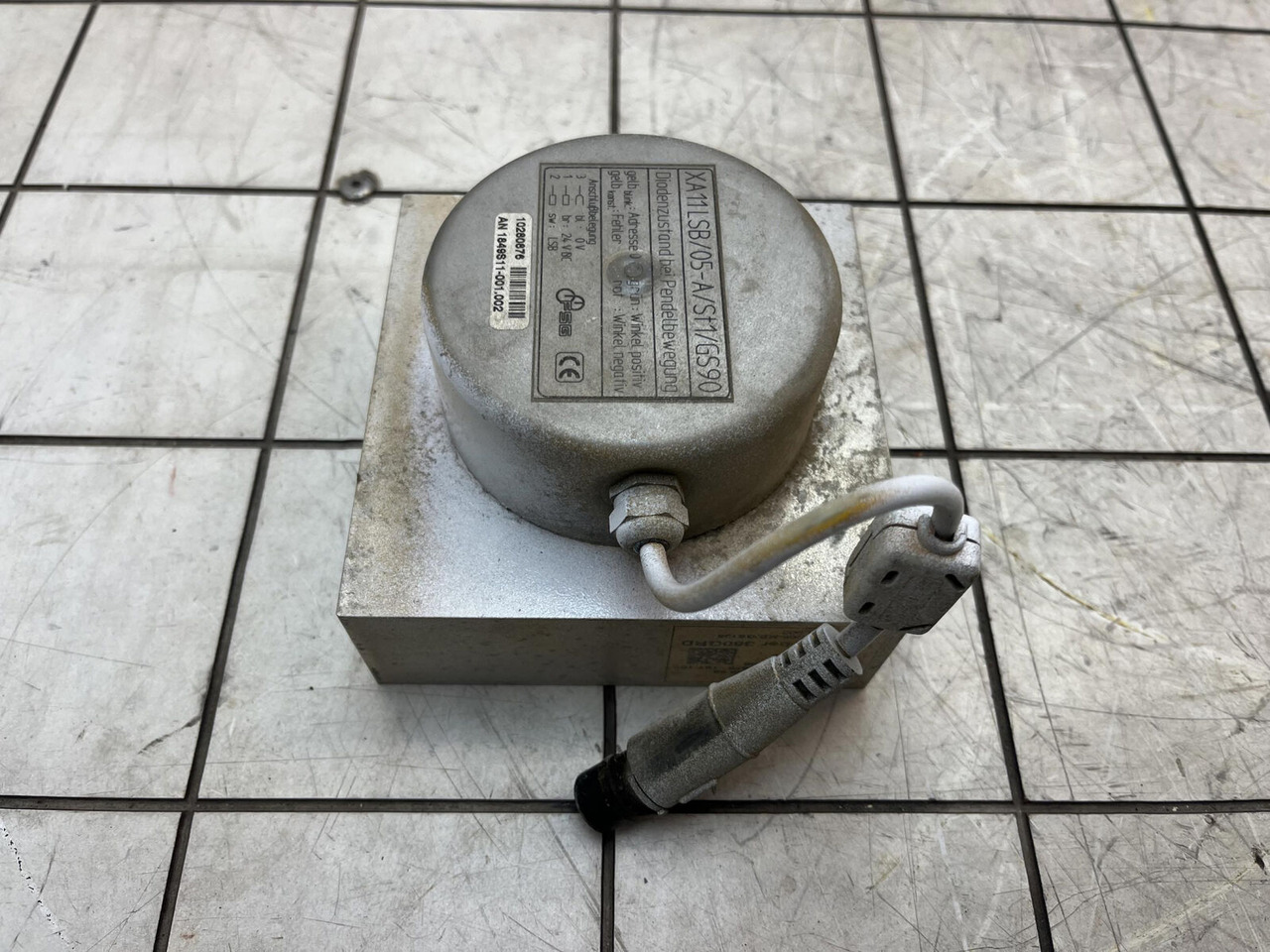 Liebherr LTM 1400-7.1 angle transmitter - Sensors - Autoceltnis: foto 4 Liebherr LTM 1400-7.1 angle transmitter - Sensors - Autoceltnis: foto 4
