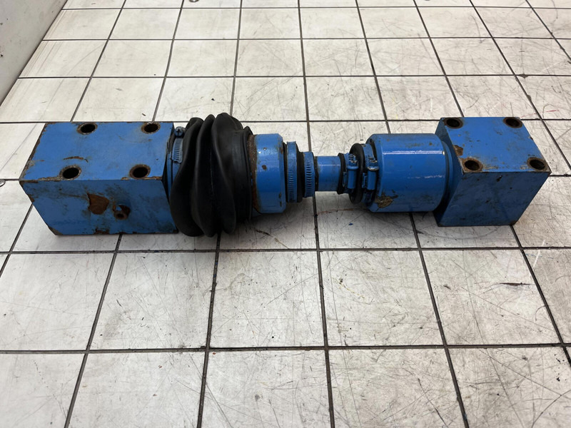 Liebherr LTM 1400-7.1 cylinder connection - Hidrauliskais cilindrs - Celtnis: foto 1 Liebherr LTM 1400-7.1 cylinder connection - Hidrauliskais cilindrs - Celtnis: foto 1