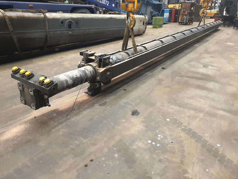 Liebherr LTM 1450-8.1 Telescopic cylinder - Hidrauliskais cilindrs - Celtnis: foto 3 Liebherr LTM 1450-8.1 Telescopic cylinder - Hidrauliskais cilindrs - Celtnis: foto 3