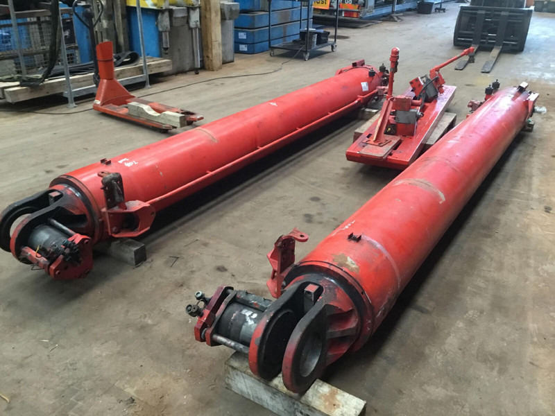 Liebherr LTM 1500-8.1 boom lift cylinder set - Hidrauliskais cilindrs - Celtnis: foto 3 Liebherr LTM 1500-8.1 boom lift cylinder set - Hidrauliskais cilindrs - Celtnis: foto 3