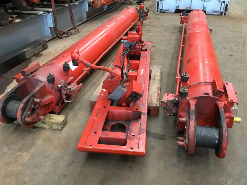 Liebherr LTM 1500-8.1 boom lift cylinder set - Hidrauliskais cilindrs - Celtnis: foto 1 Liebherr LTM 1500-8.1 boom lift cylinder set - Hidrauliskais cilindrs - Celtnis: foto 1