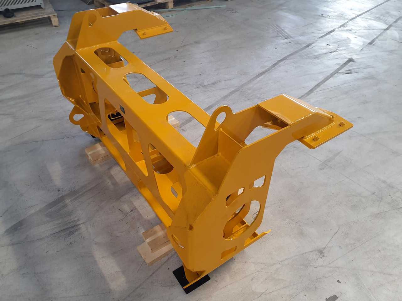 Liebherr LTM 1750-9.1 Luffing cylinder lifting device front - Virsbūve un ārpuse - Autoceltnis: foto 3 Liebherr LTM 1750-9.1 Luffing cylinder lifting device front - Virsbūve un ārpuse - Autoceltnis: foto 3