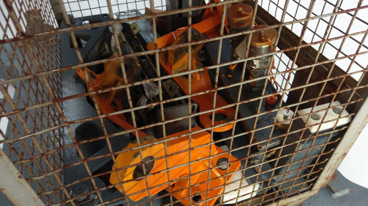 Liebherr LTM 1750-9.1 quick connection for slewring - Devēja gredzens - Autoceltnis: foto 4 Liebherr LTM 1750-9.1 quick connection for slewring - Devēja gredzens - Autoceltnis: foto 4