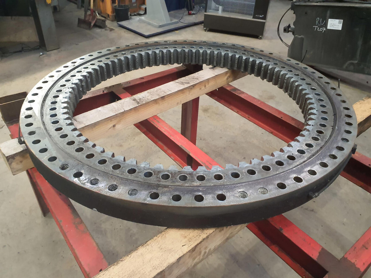 Liebherr MK 88 slewing ring - Devēja gredzens - Autoceltnis: foto 2 Liebherr MK 88 slewing ring - Devēja gredzens - Autoceltnis: foto 2