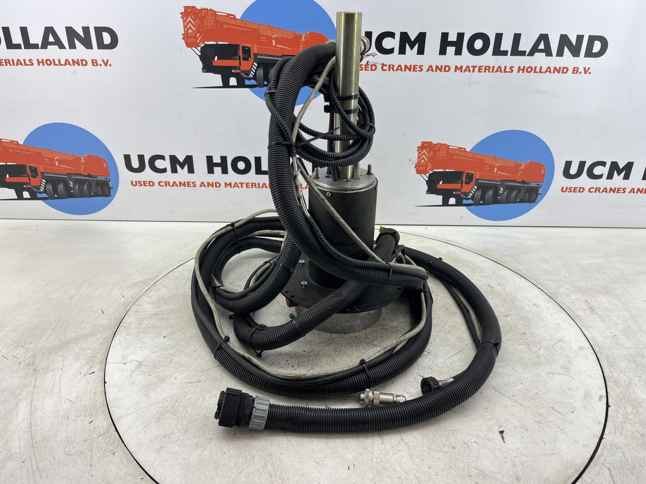 Terex AC slip ring assy - Rezerves daļa - Celtnis: foto 1 Terex AC slip ring assy - Rezerves daļa - Celtnis: foto 1