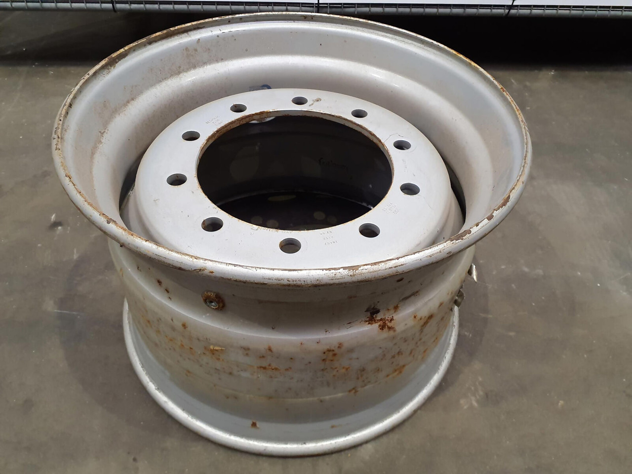 Rim 425/65R22.5 10 9.6 1p - Riteņa disks - Celtnis: foto 1 Rim 425/65R22.5 10 9.6 1p - Riteņa disks - Celtnis: foto 1