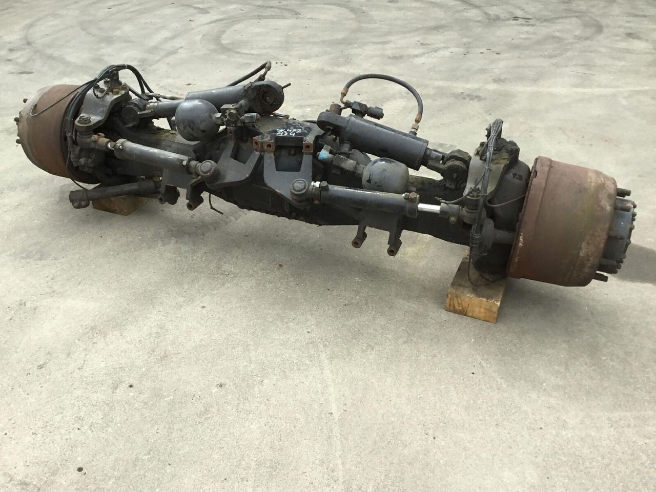 Spierings SK 477 axle 4 - Asis un rezerves daļas - Autoceltnis: foto 1 Spierings SK 477 axle 4 - Asis un rezerves daļas - Autoceltnis: foto 1