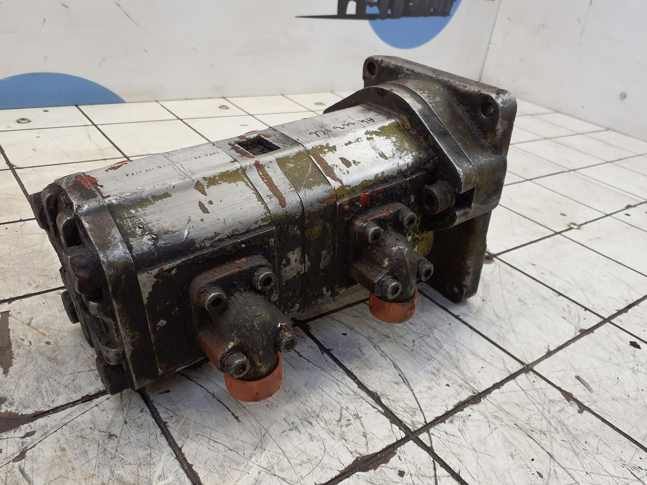 Sundstrand dual gear pump - Hidrauliskais sūknis - Celtnis: foto 4 Sundstrand dual gear pump - Hidrauliskais sūknis - Celtnis: foto 4