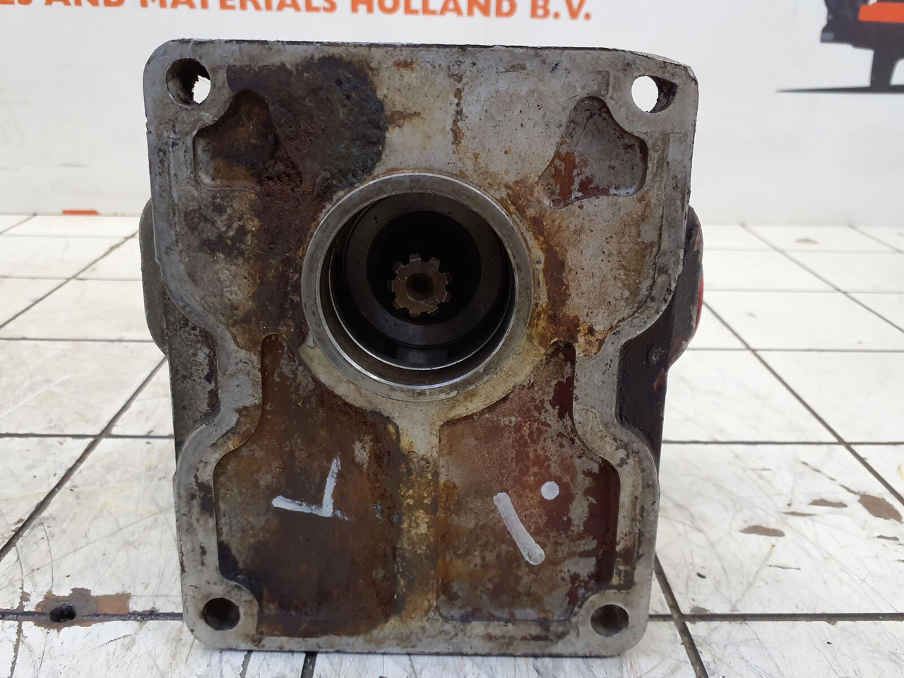 Sundstrand dual gear pump - Hidrauliskais sūknis - Celtnis: foto 5 Sundstrand dual gear pump - Hidrauliskais sūknis - Celtnis: foto 5