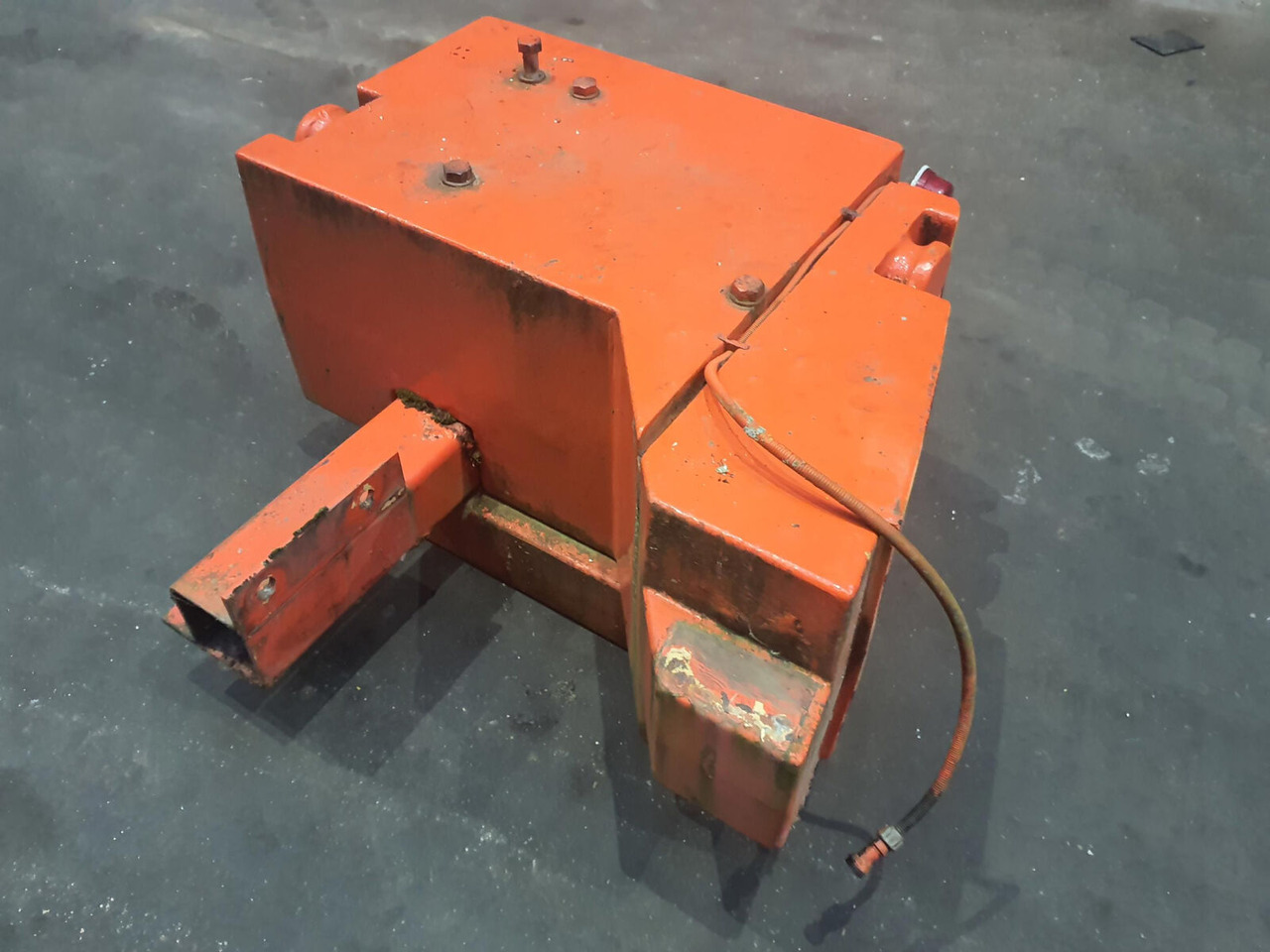 Terex AC 155 counterweight 1.2t + 0,3t right - Pretsvars - Autoceltnis: foto 2 Terex AC 155 counterweight 1.2t + 0,3t right - Pretsvars - Autoceltnis: foto 2