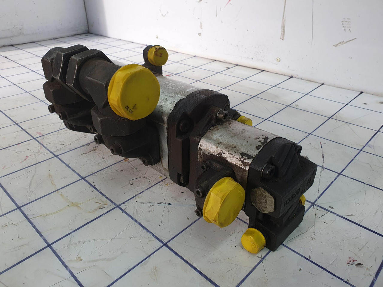 Terex AC 205 3 way gear pump - Hidrauliskais sūknis - Autoceltnis: foto 2 Terex AC 205 3 way gear pump - Hidrauliskais sūknis - Autoceltnis: foto 2