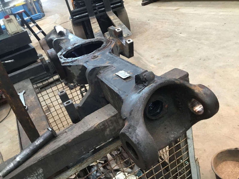 Terex AC 205 axle housing axle 4 - Asis un rezerves daļas - Celtnis: foto 2 Terex AC 205 axle housing axle 4 - Asis un rezerves daļas - Celtnis: foto 2