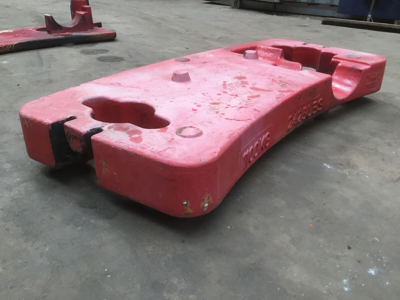Terex AC 35 counterweight 1,1 ton - Pretsvars - Autoceltnis: foto 2 Terex AC 35 counterweight 1,1 ton - Pretsvars - Autoceltnis: foto 2