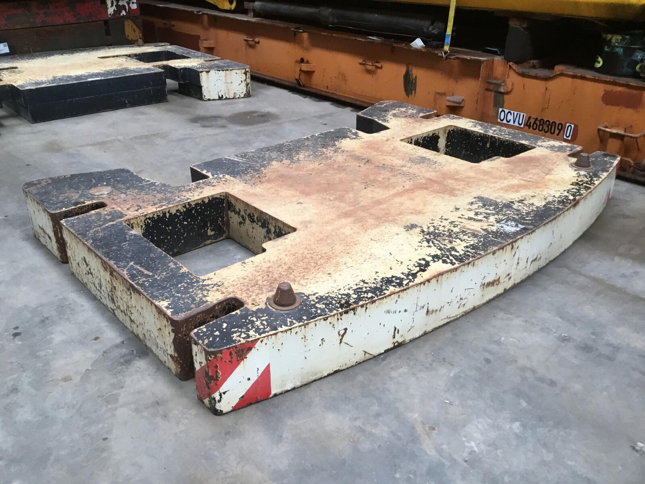 Terex AC 350-1 counterweight 10 ton - Pretsvars - Autoceltnis: foto 1 Terex AC 350-1 counterweight 10 ton - Pretsvars - Autoceltnis: foto 1