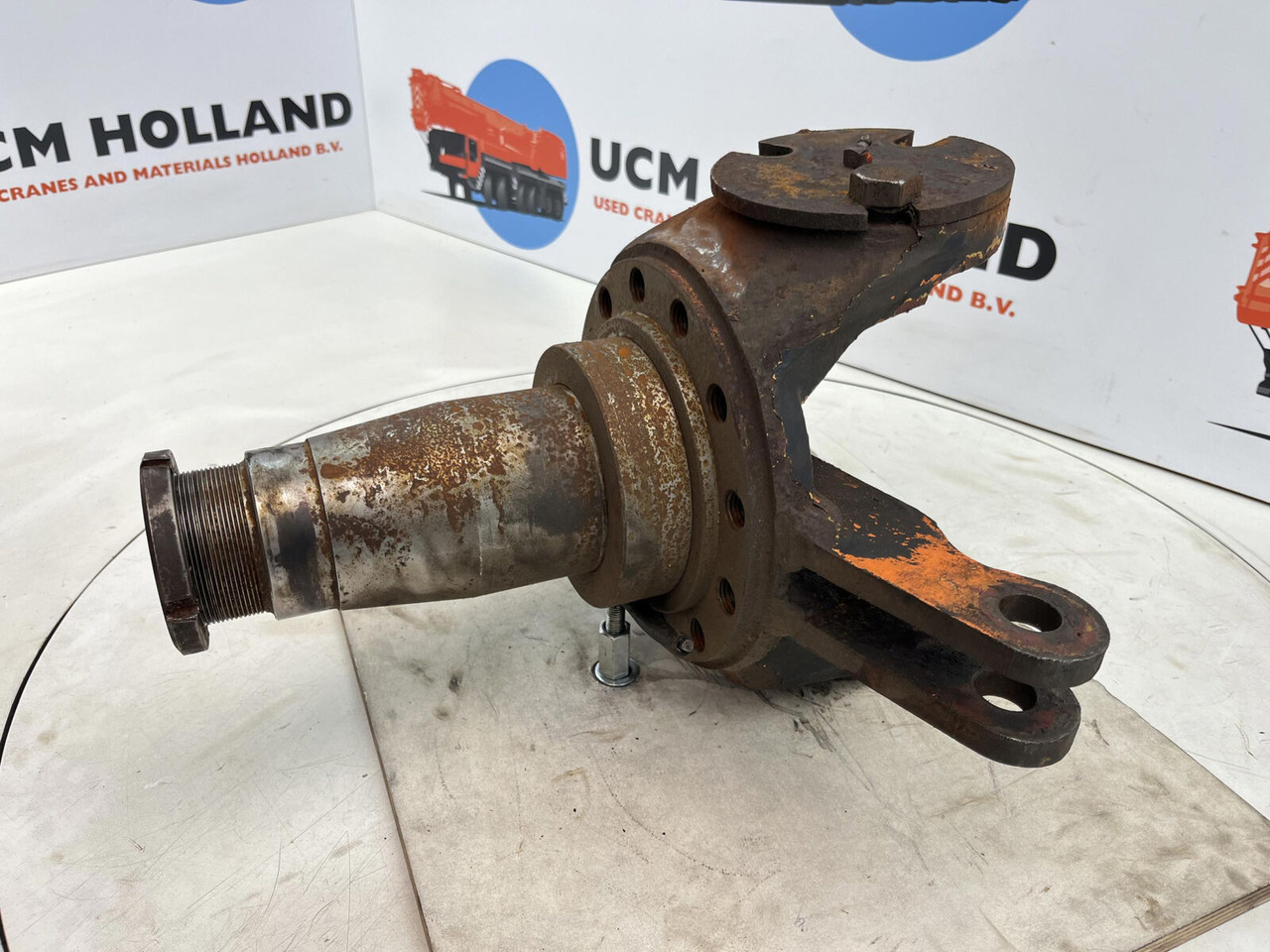 Terex HC 340 Steering knuckle 12 holes axle 1 - Grozāmass - Autoceltnis: foto 1 Terex HC 340 Steering knuckle 12 holes axle 1 - Grozāmass - Autoceltnis: foto 1