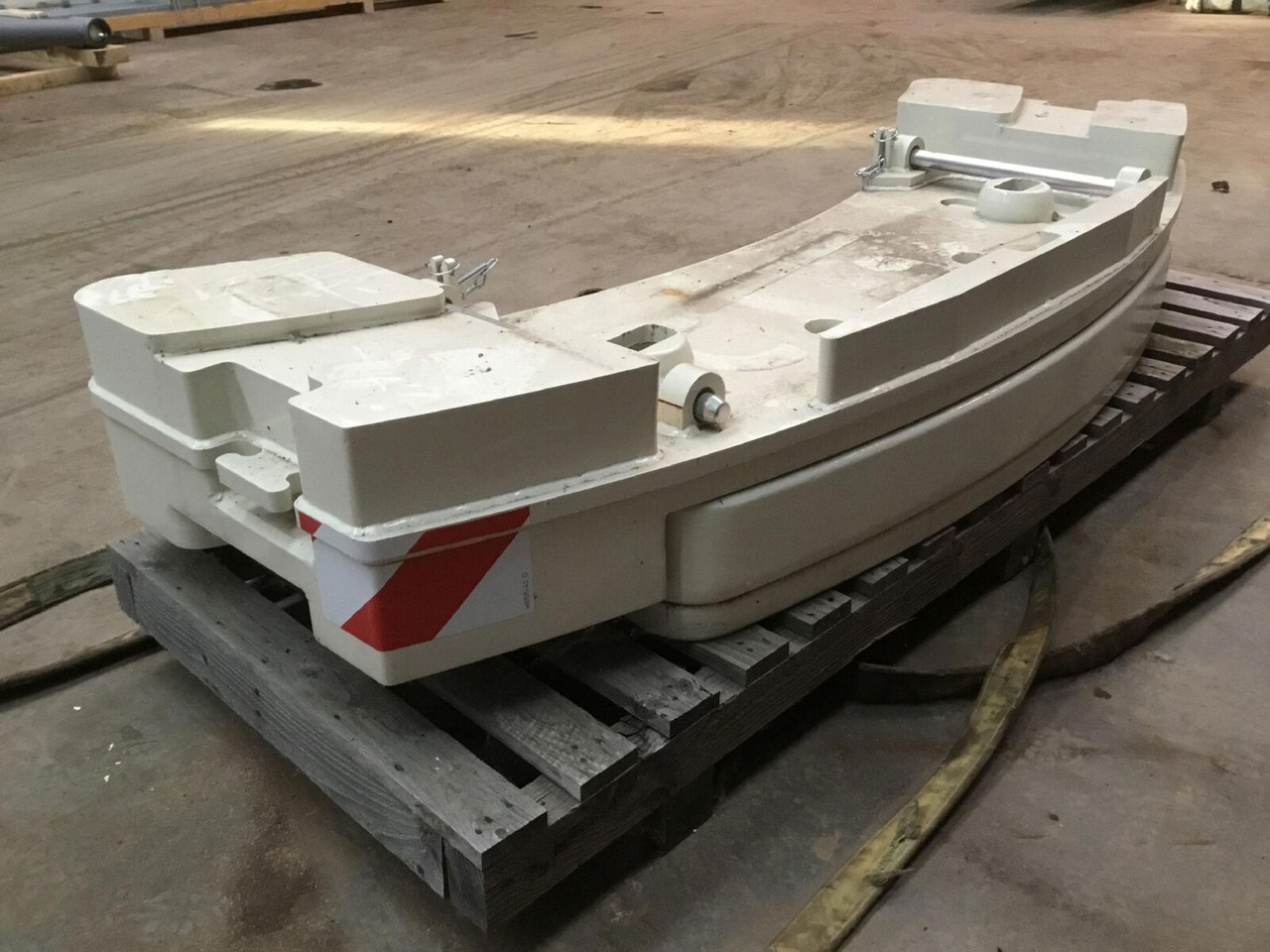 Terex Terex AC 40L counterweight 1,8 1,1 0,6 T - Pretsvars - Autoceltnis: foto 2 Terex Terex AC 40L counterweight 1,8 1,1 0,6 T - Pretsvars - Autoceltnis: foto 2