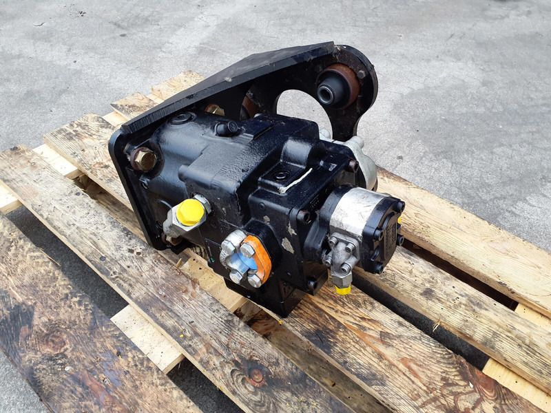 Terex Terex Challenger 3160 Hydraulic pump - Hidrauliskais sūknis - Celtnis: foto 1 Terex Terex Challenger 3160 Hydraulic pump - Hidrauliskais sūknis - Celtnis: foto 1