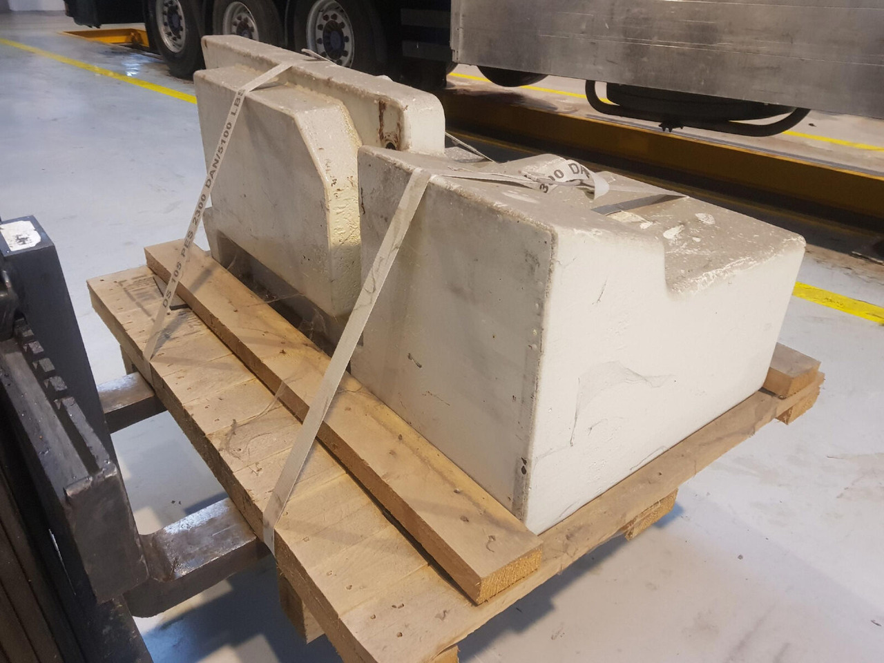 Terex Terex Challenger 4200 counterweight 1,4 ton - Pretsvars - Autoceltnis: foto 2 Terex Terex Challenger 4200 counterweight 1,4 ton - Pretsvars - Autoceltnis: foto 2