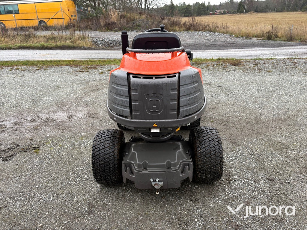 Åkgräsklippare - Husqvarna P 524 - Zāles pļāvējs: foto 4 Åkgräsklippare - Husqvarna P 524 - Zāles pļāvējs: foto 4