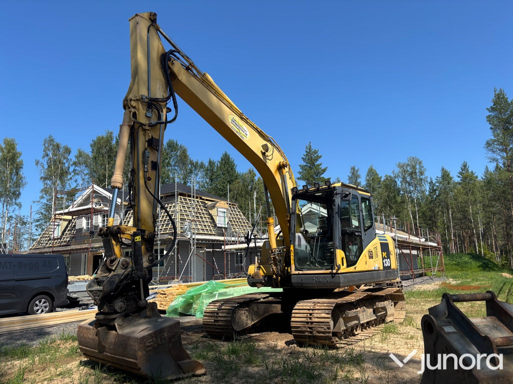 Grävmaskin Komatsu PC130 - Kāpurķēžu ekskavators: foto 1 Grävmaskin Komatsu PC130 - Kāpurķēžu ekskavators: foto 1