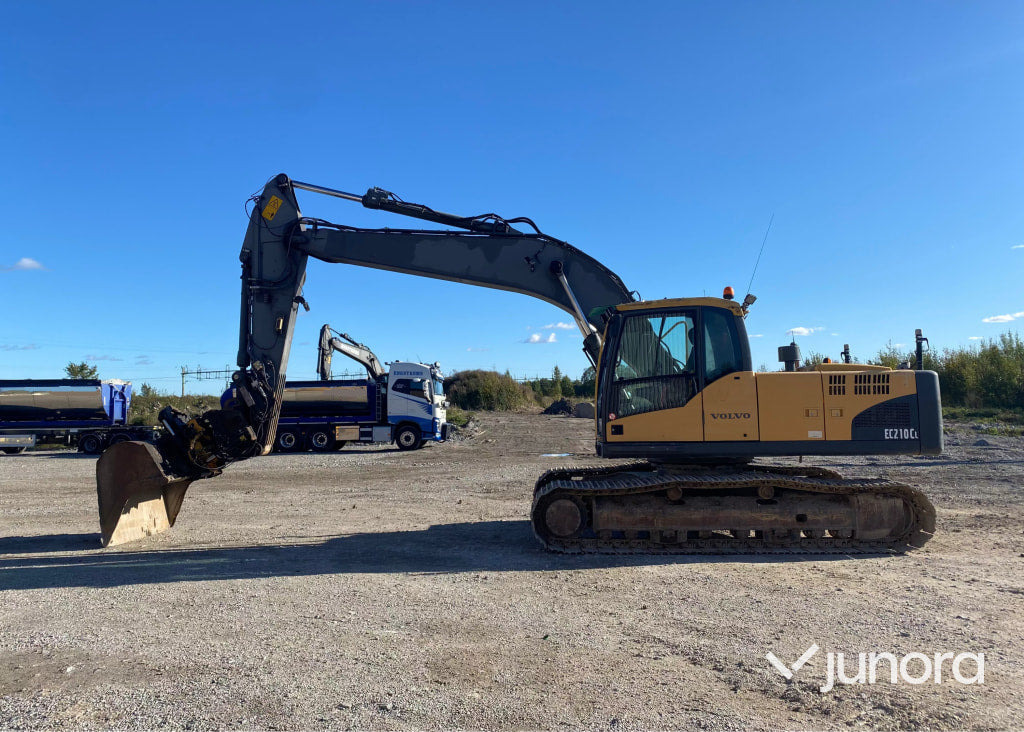 Grävmaskin - Volvo, EC210CL - Kāpurķēžu ekskavators: foto 2 Grävmaskin - Volvo, EC210CL - Kāpurķēžu ekskavators: foto 2