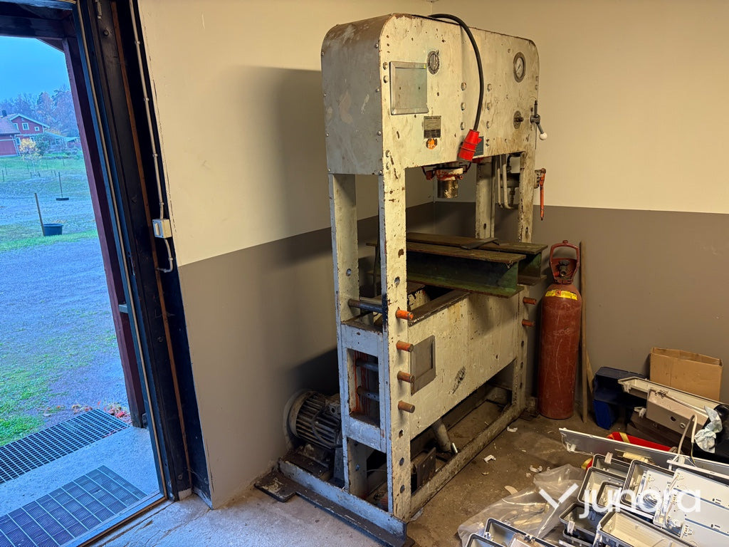 Hydraulpress - Hiab H100E, 100 ton - Locīšanas prese: foto 4 Hydraulpress - Hiab H100E, 100 ton - Locīšanas prese: foto 4