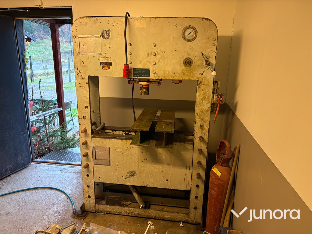 Hydraulpress - Hiab H100E, 100 ton - Locīšanas prese: foto 1 Hydraulpress - Hiab H100E, 100 ton - Locīšanas prese: foto 1