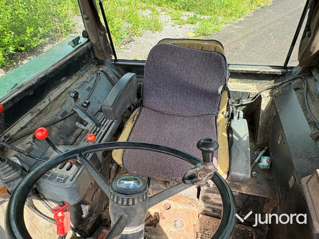 Traktors John Deere 2650: foto 8