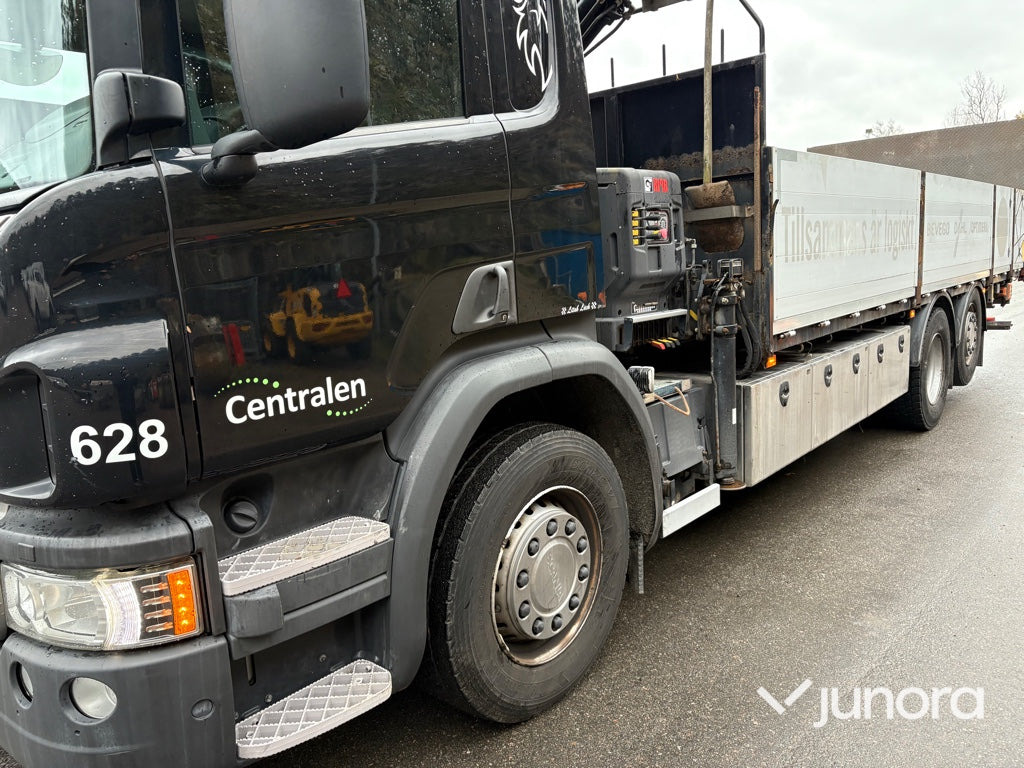 Kranbil - Scania P410 med Hiab 138 - Bortu kravas automašīna/ Platforma, Kravas auto ar manipulatoru: foto 3 Kranbil - Scania P410 med Hiab 138 - Bortu kravas automašīna/ Platforma, Kravas auto ar manipulatoru: foto 3