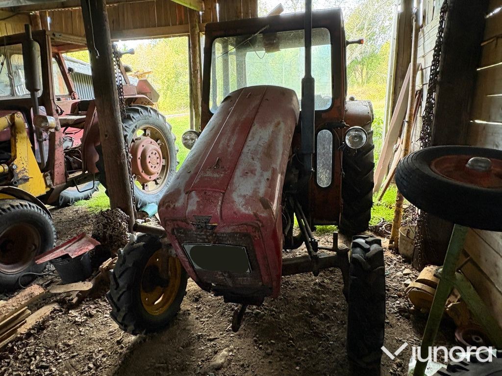 Massey Ferguson 35 - Traktors: foto 1 Massey Ferguson 35 - Traktors: foto 1