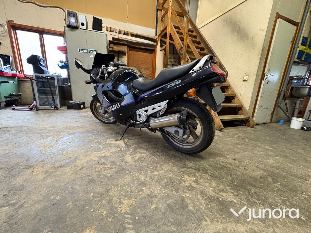 Motorcykel - Suzuki, GSX 750 F - Motocikls: foto 3 Motorcykel - Suzuki, GSX 750 F - Motocikls: foto 3