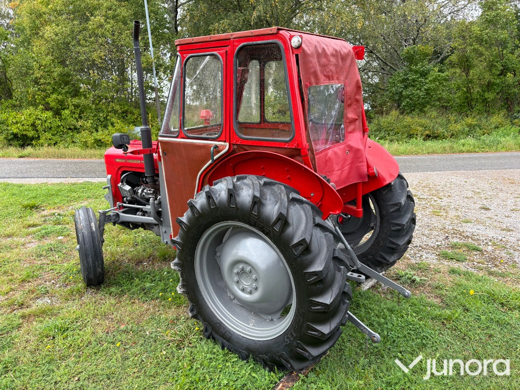 Nyrenoverad Massey Ferguson 35-X - Traktors: foto 5 Nyrenoverad Massey Ferguson 35-X - Traktors: foto 5