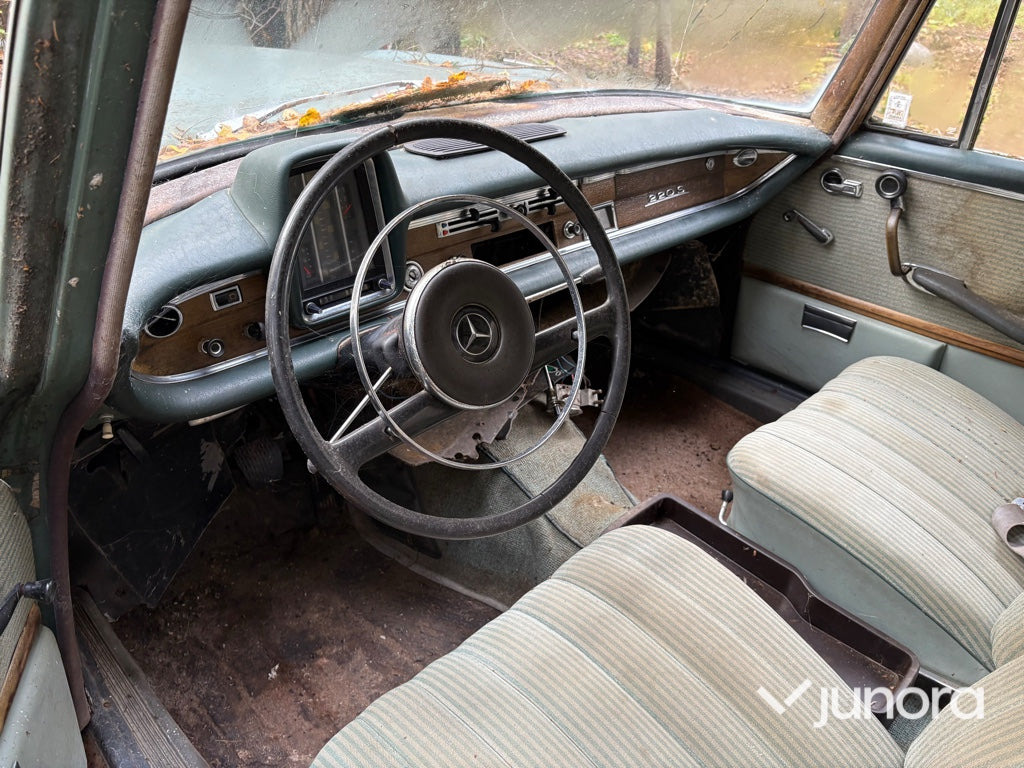 Vieglā automašīna Renoveringsobjekt - Mercedes-Benz 220 S: foto 15 Vieglā automašīna Renoveringsobjekt - Mercedes-Benz 220 S: foto 15