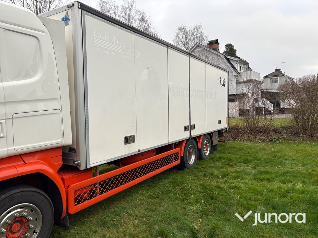 Skåpbil - Scania R410LB - Kravas automašīna ar slēgto virsbūvi: foto 4 Skåpbil - Scania R410LB - Kravas automašīna ar slēgto virsbūvi: foto 4